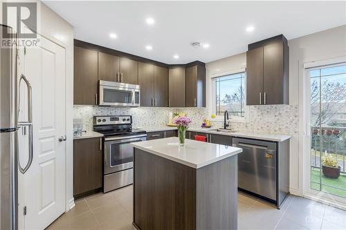 464 Leboutillier Avenue, Ottawa, ON - Indoor Photo Showing Kitchen With Upgraded Kitchen