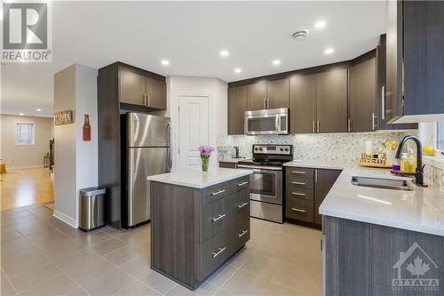 464 Leboutillier Avenue, Ottawa, ON - Indoor Photo Showing Kitchen With Double Sink With Upgraded Kitchen