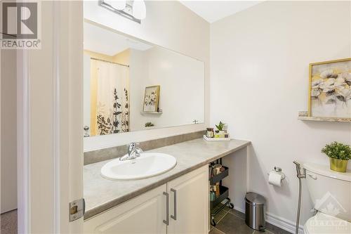 464 Leboutillier Avenue, Ottawa, ON - Indoor Photo Showing Bathroom