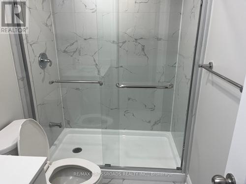 3119 Mcdowell Drive, Mississauga, ON - Indoor Photo Showing Bathroom