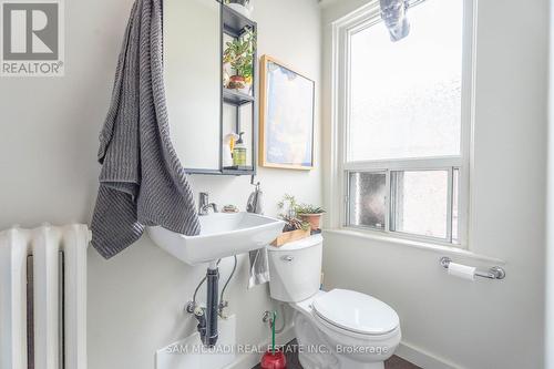 1218 Dufferin Street, Toronto, ON - Indoor Photo Showing Bathroom