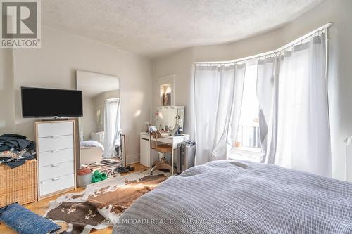 1218 Dufferin Street, Toronto, ON - Indoor Photo Showing Bedroom