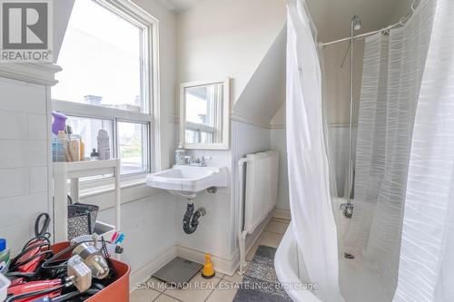 1218 Dufferin Street, Toronto, ON - Indoor Photo Showing Bathroom