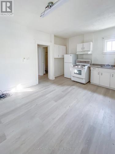 1218 Dufferin Street, Toronto, ON - Indoor Photo Showing Kitchen