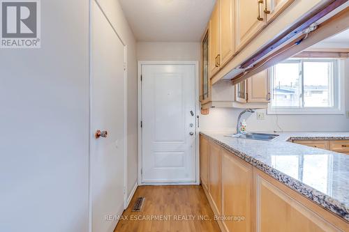 69 - 120 Quigley Road, Hamilton, ON - Indoor Photo Showing Kitchen