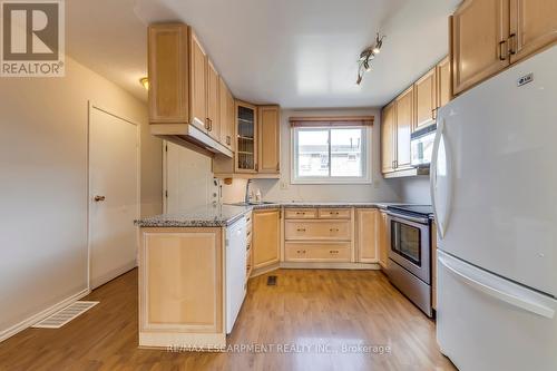 69 - 120 Quigley Road, Hamilton, ON - Indoor Photo Showing Kitchen