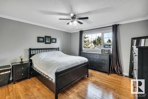 16 Westridge Cr Nw, Edmonton, AB - Indoor Photo Showing Bedroom