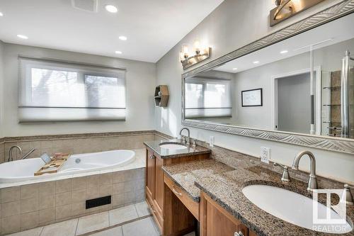 16 Westridge Cr Nw, Edmonton, AB - Indoor Photo Showing Bathroom