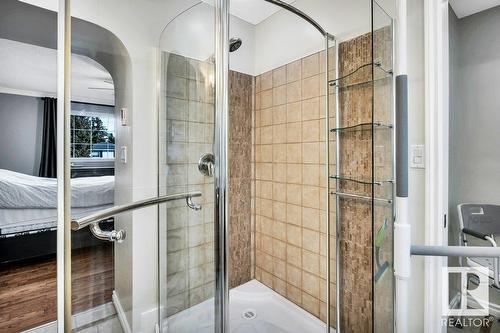 16 Westridge Cr Nw, Edmonton, AB - Indoor Photo Showing Bathroom