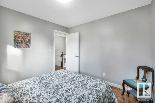 16 Westridge Cr Nw, Edmonton, AB - Indoor Photo Showing Bedroom