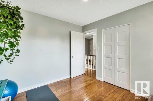 16 Westridge Cr Nw, Edmonton, AB - Indoor Photo Showing Other Room