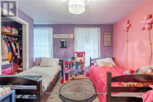 25 Albion Street, Brantford, ON - Indoor Photo Showing Bedroom