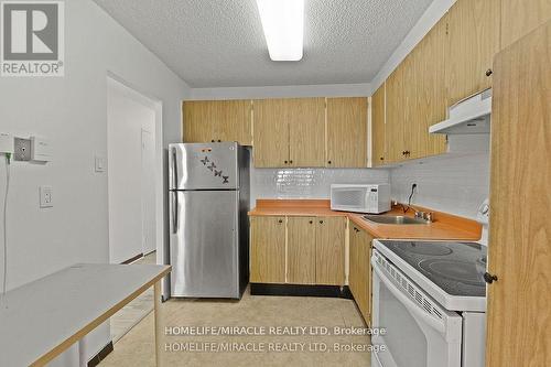 806 - 4091 Sheppard Avenue, Toronto, ON - Indoor Photo Showing Kitchen