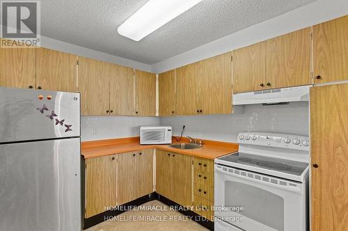 806 - 4091 Sheppard Avenue, Toronto, ON - Indoor Photo Showing Kitchen