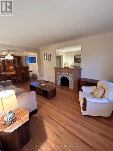 11 Arden Crescent, Toronto, ON - Indoor Photo Showing Living Room