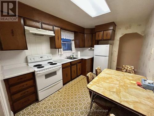 11 Arden Crescent, Toronto, ON - Indoor Photo Showing Kitchen