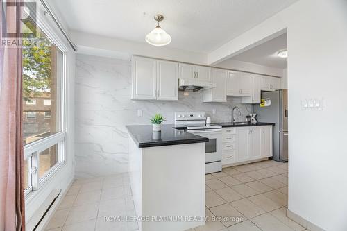 31 - 640 Rathburn Road E, Mississauga, ON - Indoor Photo Showing Kitchen