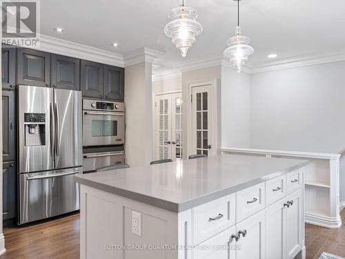 569 Indian Road, Mississauga, ON - Indoor Photo Showing Kitchen