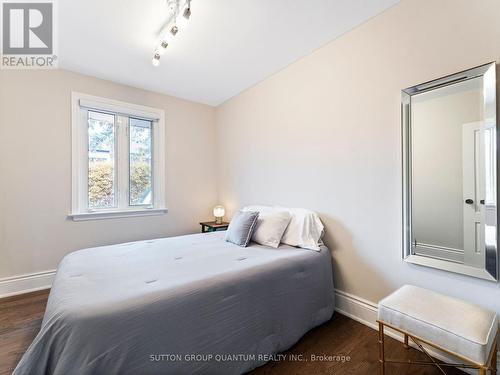 569 Indian Road, Mississauga, ON - Indoor Photo Showing Bedroom