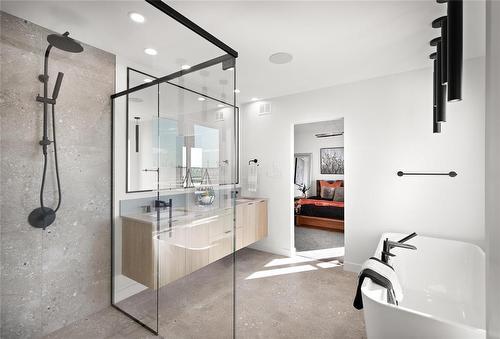 19 Sarsprilla Bend, Winnipeg, MB - Indoor Photo Showing Bathroom