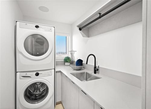 19 Sarsprilla Bend, Winnipeg, MB - Indoor Photo Showing Laundry Room