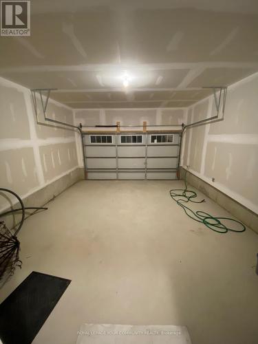 35 Wintergreen Crescent, Haldimand, ON - Indoor Photo Showing Garage