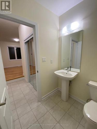 35 Wintergreen Crescent, Haldimand, ON - Indoor Photo Showing Bathroom