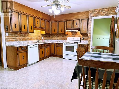 124 Aldercrest Avenue, Hamilton, ON - Indoor Photo Showing Kitchen