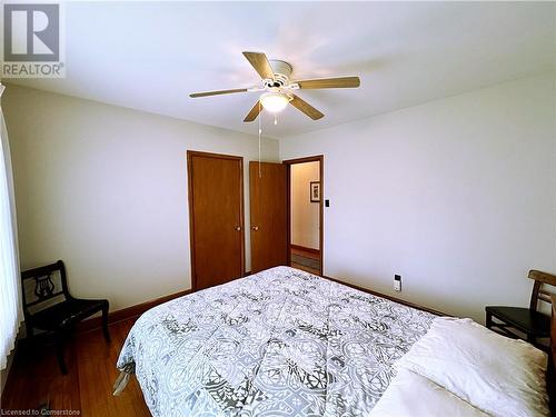 124 Aldercrest Avenue, Hamilton, ON - Indoor Photo Showing Bedroom