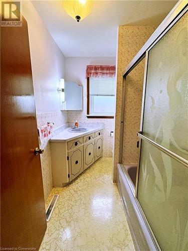 124 Aldercrest Avenue, Hamilton, ON - Indoor Photo Showing Bathroom