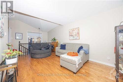 4352 Wildmint Square, Ottawa, ON - Indoor Photo Showing Living Room