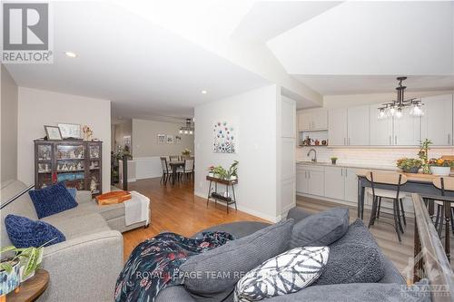 4352 Wildmint Square, Ottawa, ON - Indoor Photo Showing Living Room