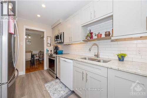 4352 Wildmint Square, Ottawa, ON - Indoor Photo Showing Kitchen With Double Sink With Upgraded Kitchen