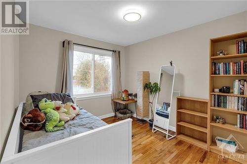 1202 Summerville Avenue, Ottawa, ON - Indoor Photo Showing Bedroom