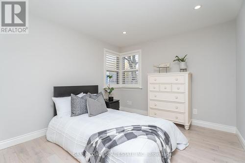 100 Rutledge Road, Mississauga, ON - Indoor Photo Showing Bedroom