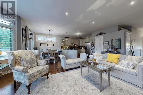 43 Oarsman Crescent, St. Catharines, ON - Indoor Photo Showing Living Room