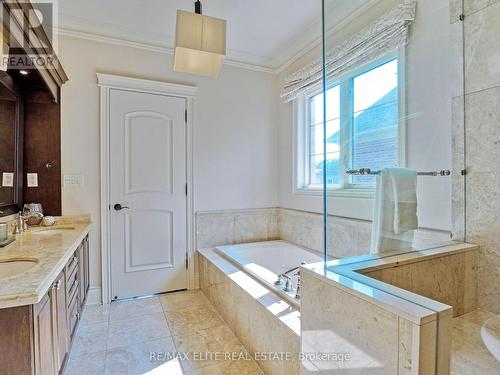 166 Grand Vellore Crescent, Vaughan, ON - Indoor Photo Showing Bathroom