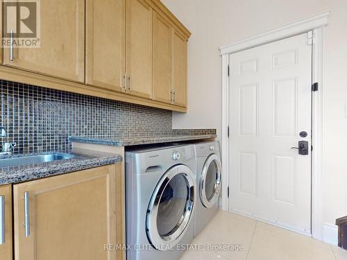 166 Grand Vellore Crescent, Vaughan, ON - Indoor Photo Showing Laundry Room