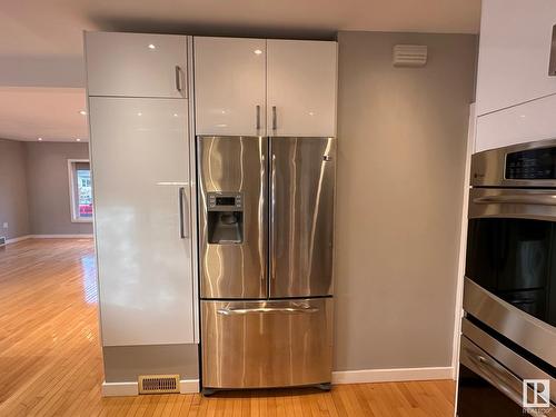 11231 75 Av Nw, Edmonton, AB - Indoor Photo Showing Kitchen