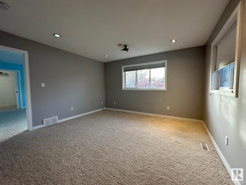 11231 75 Av Nw, Edmonton, AB - Indoor Photo Showing Other Room