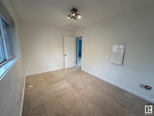 11231 75 Av Nw, Edmonton, AB - Indoor Photo Showing Other Room