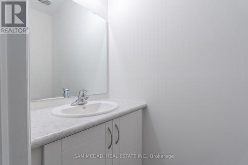 84 Salina Street, Mississauga, ON - Indoor Photo Showing Bathroom