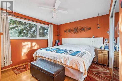 3411 Boulton Road Nw, Calgary, AB - Indoor Photo Showing Bedroom