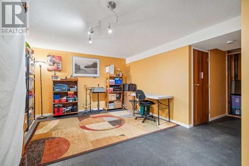 3411 Boulton Road Nw, Calgary, AB - Indoor Photo Showing Other Room