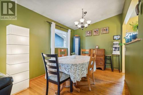 3411 Boulton Road Nw, Calgary, AB - Indoor Photo Showing Dining Room