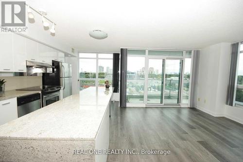 1202 - 15 Singer Court, Toronto, ON - Indoor Photo Showing Kitchen