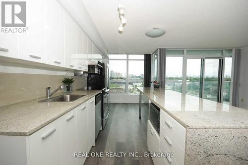 1202 - 15 Singer Court, Toronto, ON - Indoor Photo Showing Kitchen