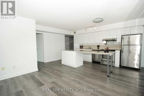 1202 - 15 Singer Court, Toronto, ON - Indoor Photo Showing Kitchen