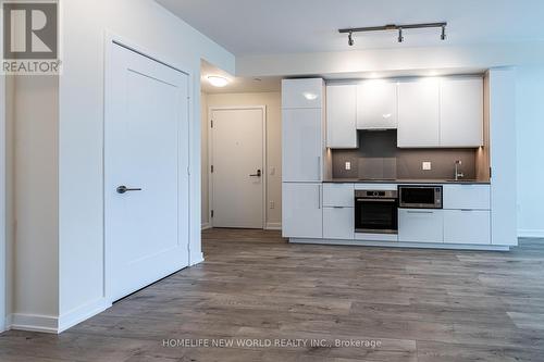 1010 - 28 Freeland Street, Toronto, ON - Indoor Photo Showing Kitchen