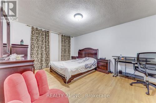 2 Newport Avenue, Toronto, ON - Indoor Photo Showing Bedroom